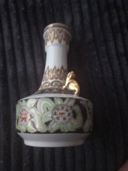 Ornate Vintage Chinoiserie Porcelain Foo Dog Vase