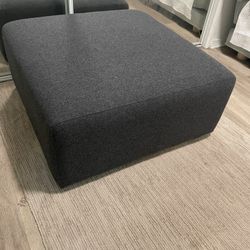 BEAUTIFUL OTTOMAN GRAY COLOR LIKE NEW 