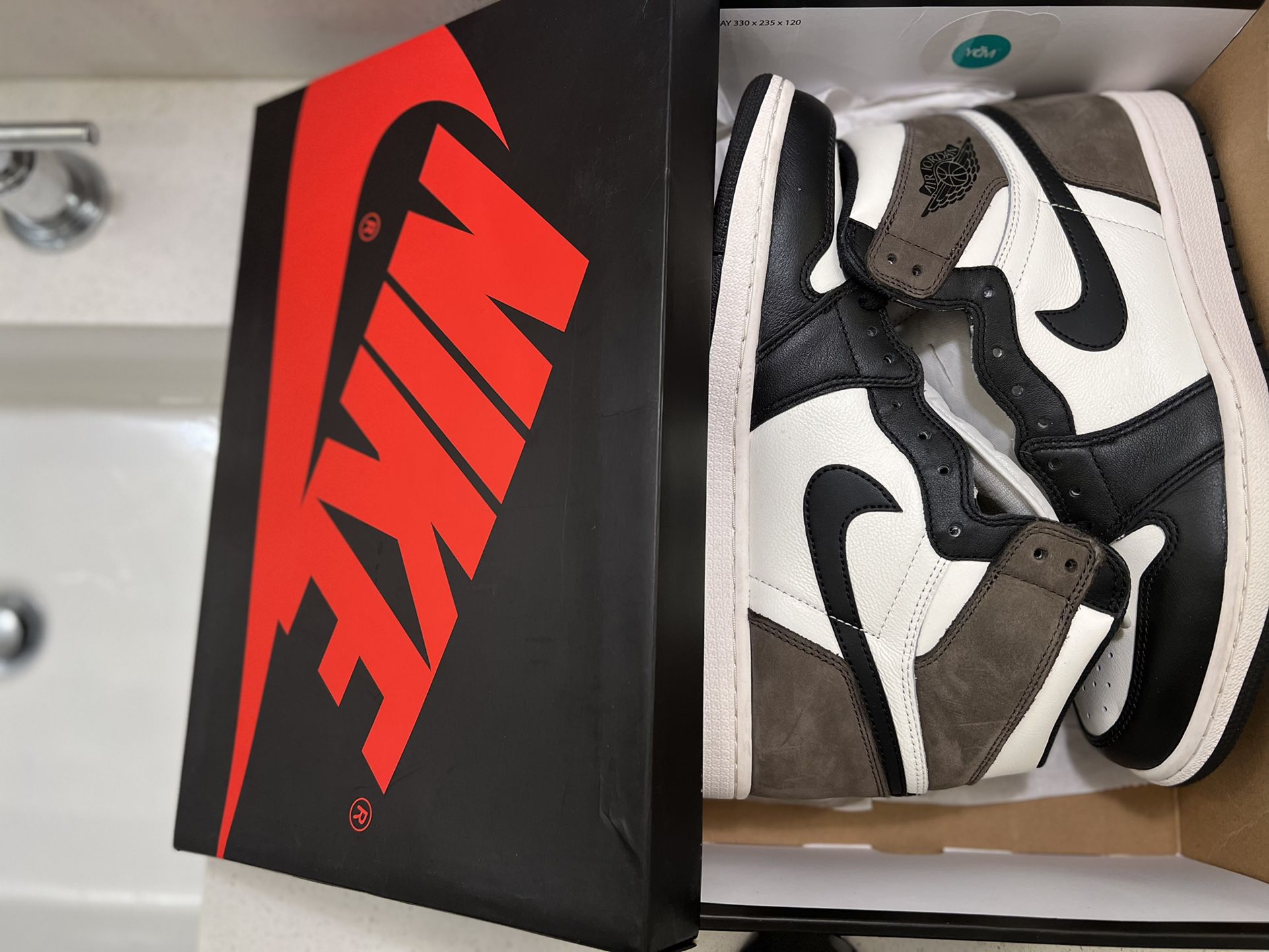 Nike Air Jordan 1 Mocha All Sizes