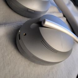 Bose 700 Headphones