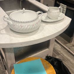 Sheffield fine China Angelique 603. I’ll make some deals. You can reach out their selling twice as high on other outlets that haven’t one one sitting.