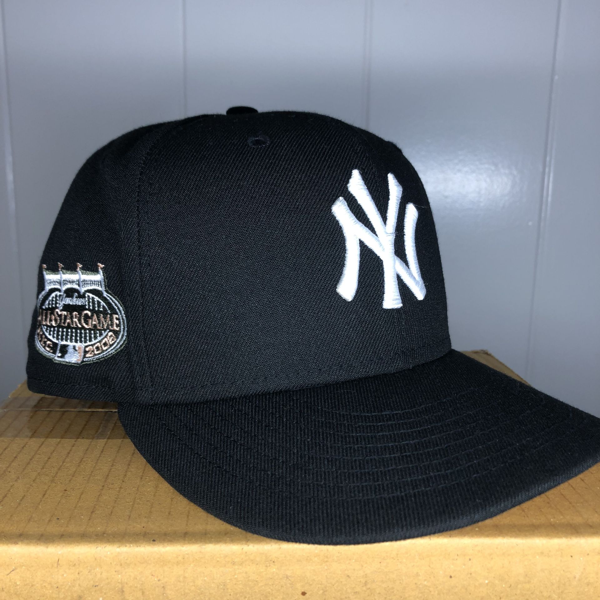 Black NY Yankees With 2008 All Star Patch And Peach Undervisor Size 7 1/4 