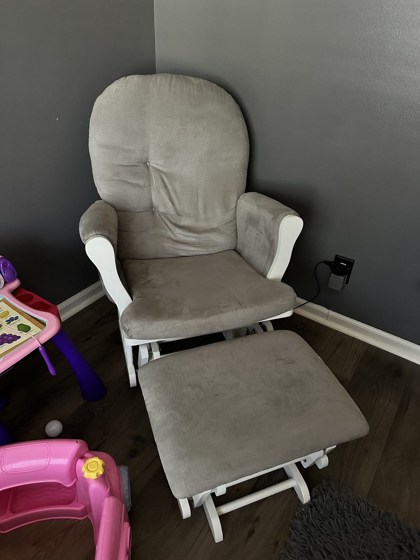 Slider Rocking Chair & Foot Rest