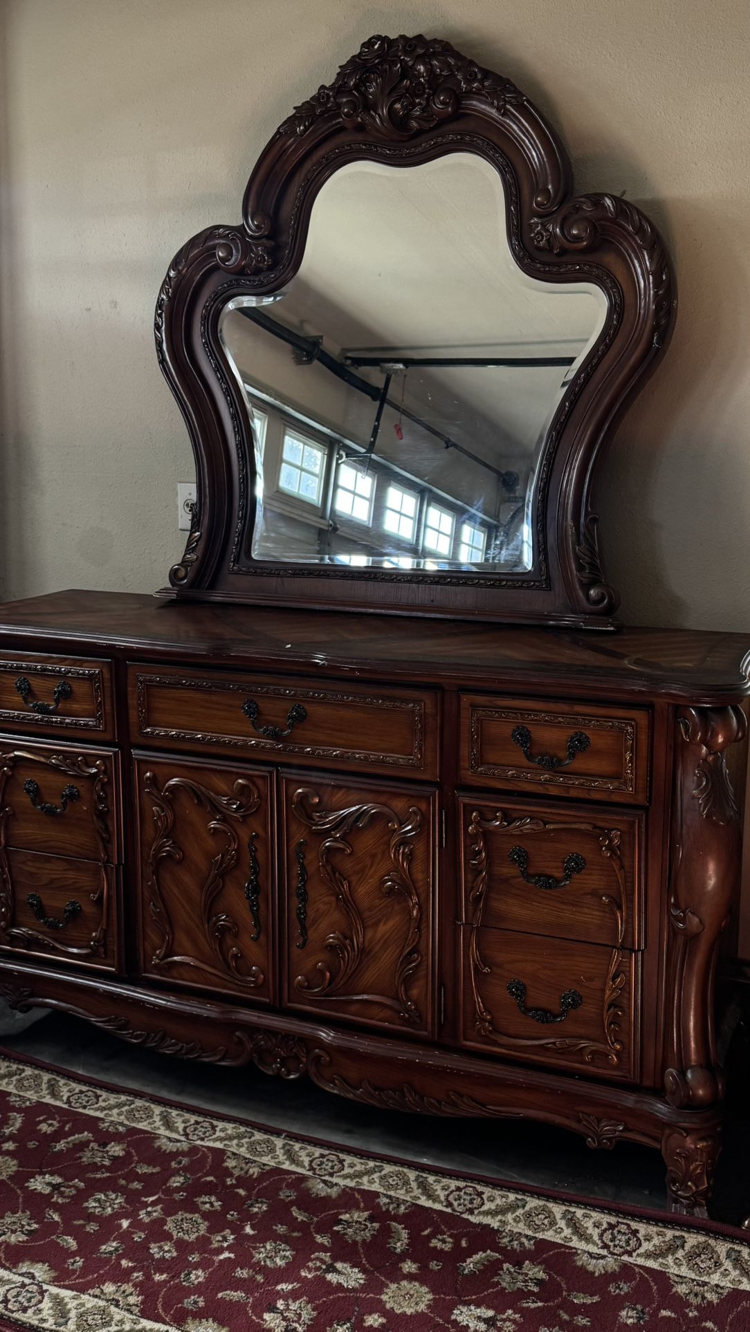 Classic Fashion Table