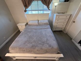 Queen Bedroom set