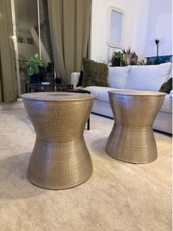 Set of 2 round side tables in Silver - World Market