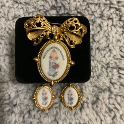 Vintage Goldtone Brooch With Rhinestones And Matching Clip On Earrings,(by PMI 1999)