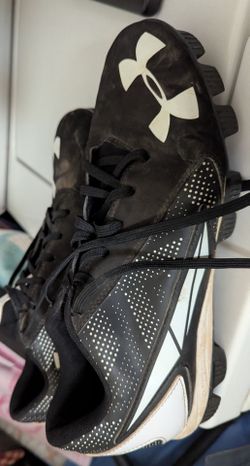 Under armour men's baseball cleats