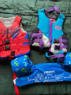 Kids Life Jacket bundle, preowned