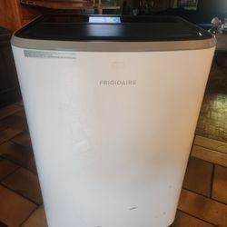 Frigidaire movable Window AC Unit
