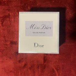 Miss dior perfume 