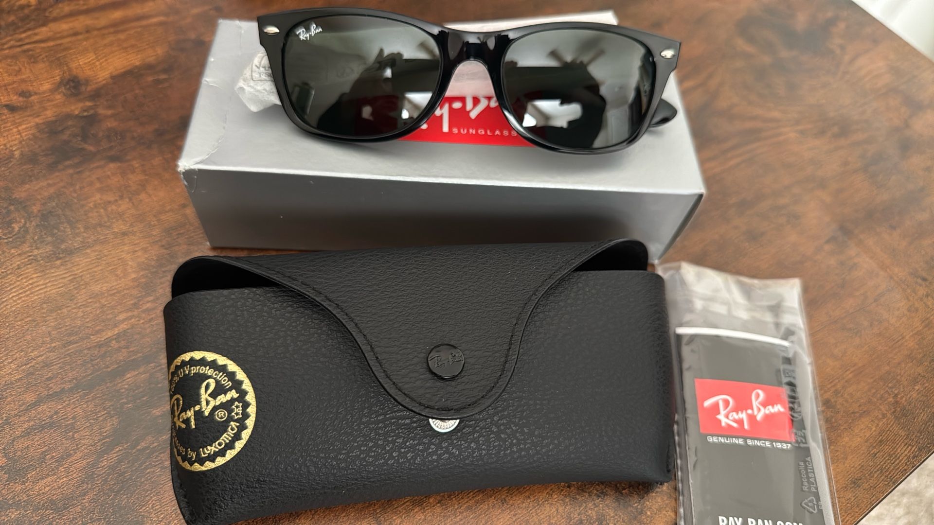 Ray- Ban New Wayfarer Classic Sunglasses Black/Green Classic G-15