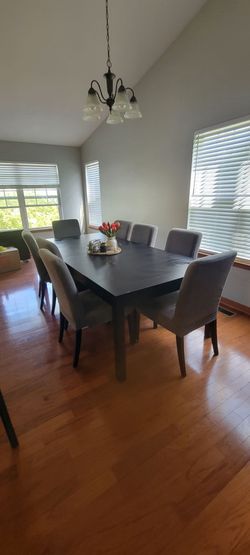 10 person table with chairs