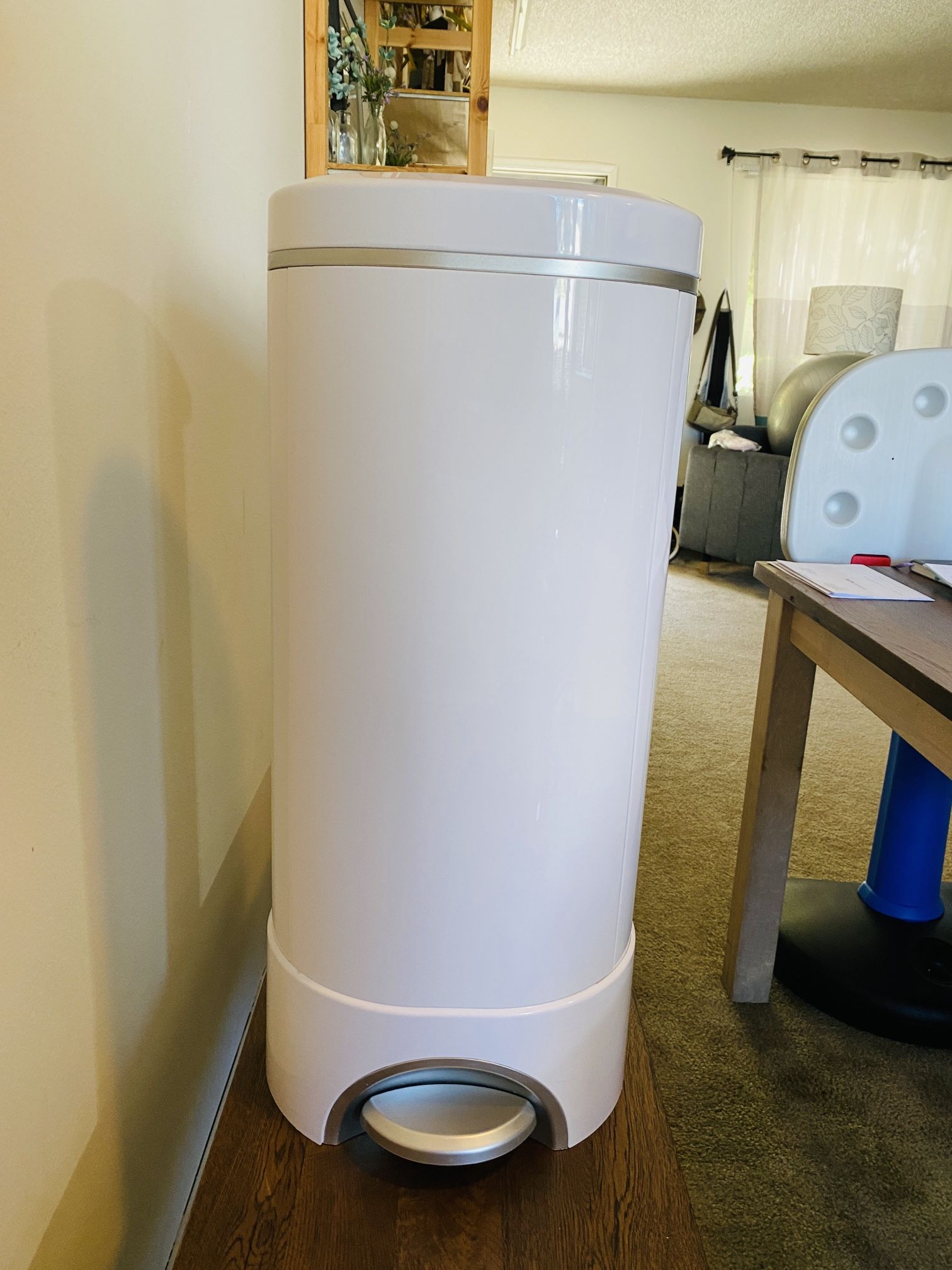Munchkin Diaper Genie Pail