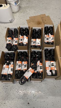 8-foot, 16/3-gauge SJTW workshop extension cord designed for indoor/outdoor use