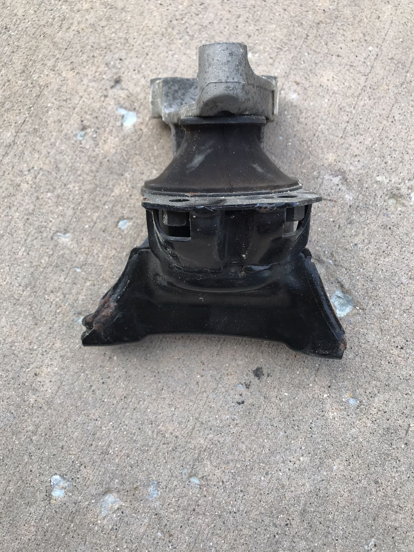Honda Civic engine mount