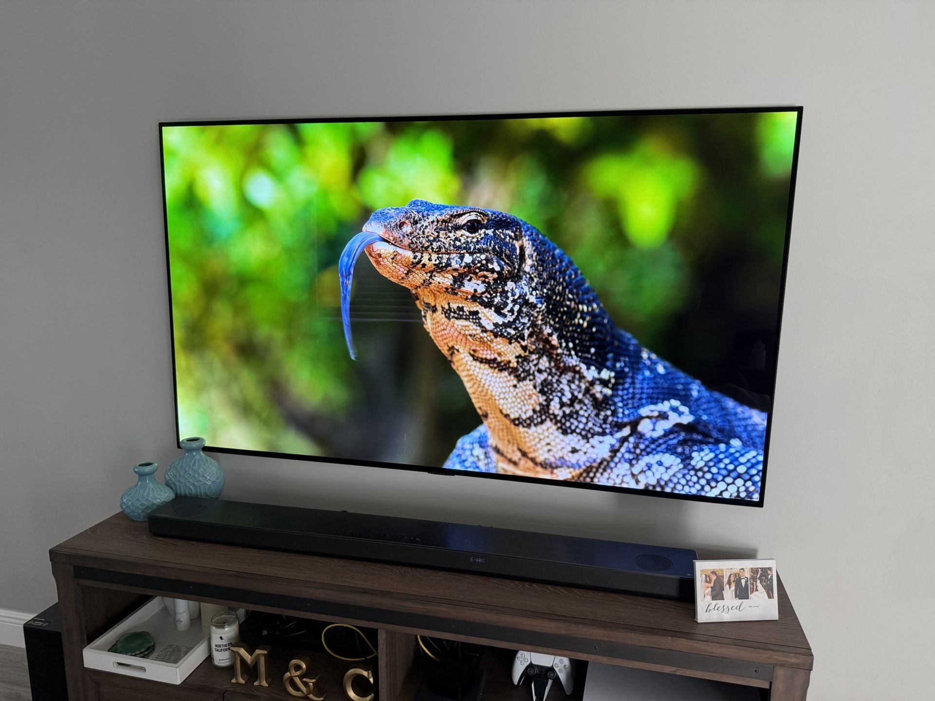 LG G2 77” OLED TV