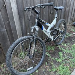 Giant Warp DS Mountain Bike – Full Suspension – Needs TLC