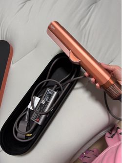 Dyson Airstrait
