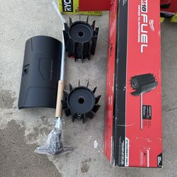 Milwaukee M18 FUEL QUIK-LOK Rubber Broom Attachment