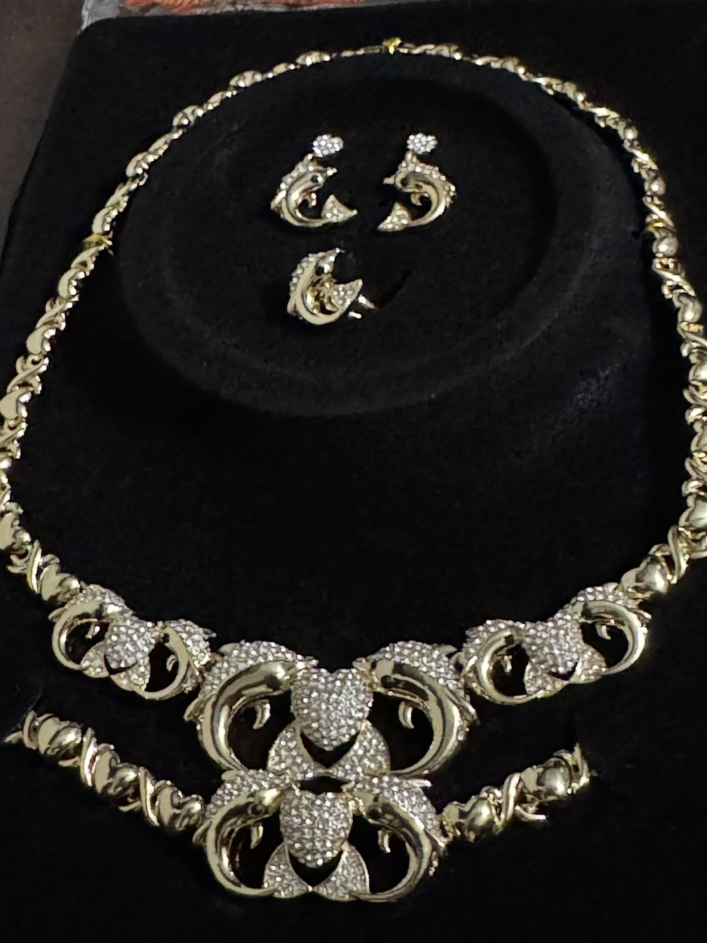 XOXO Dolphin 4 Pc Jewelry Set Including Necklace, Bracelet, Earrings And Ring