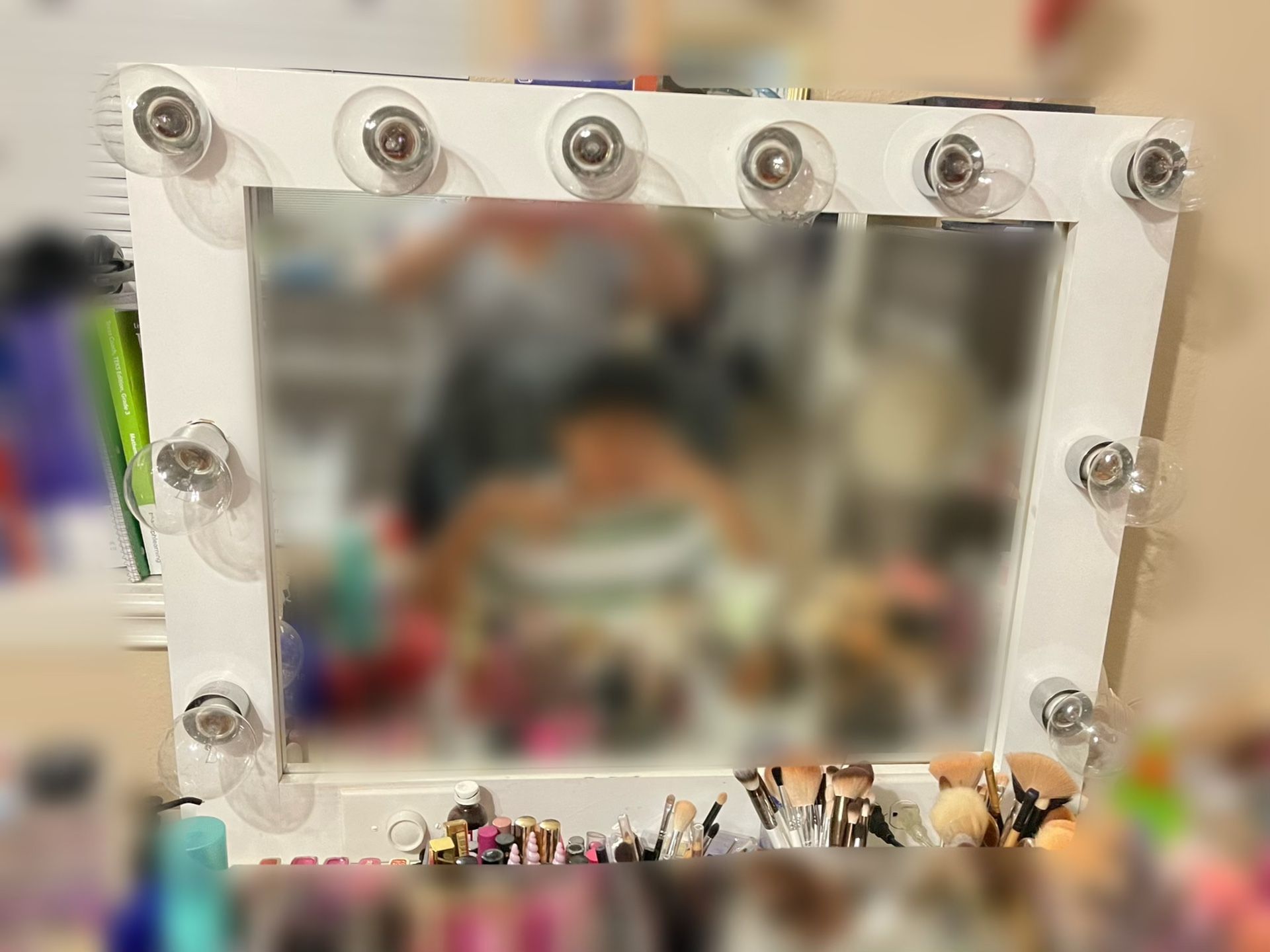 Vanity Mirror With Light 29 X 35 