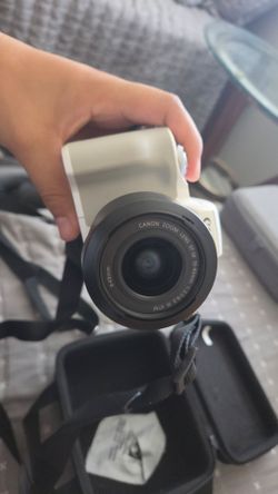 White Canon EOS M50 Mirrorless Camera w/ 15-45mm Lens & Case - Great Condition!