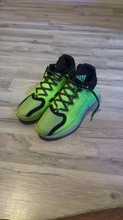 Adidas D Rose 11 signal green