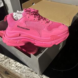 Balenciaga Triple S Sneaker Fluorescent Pink