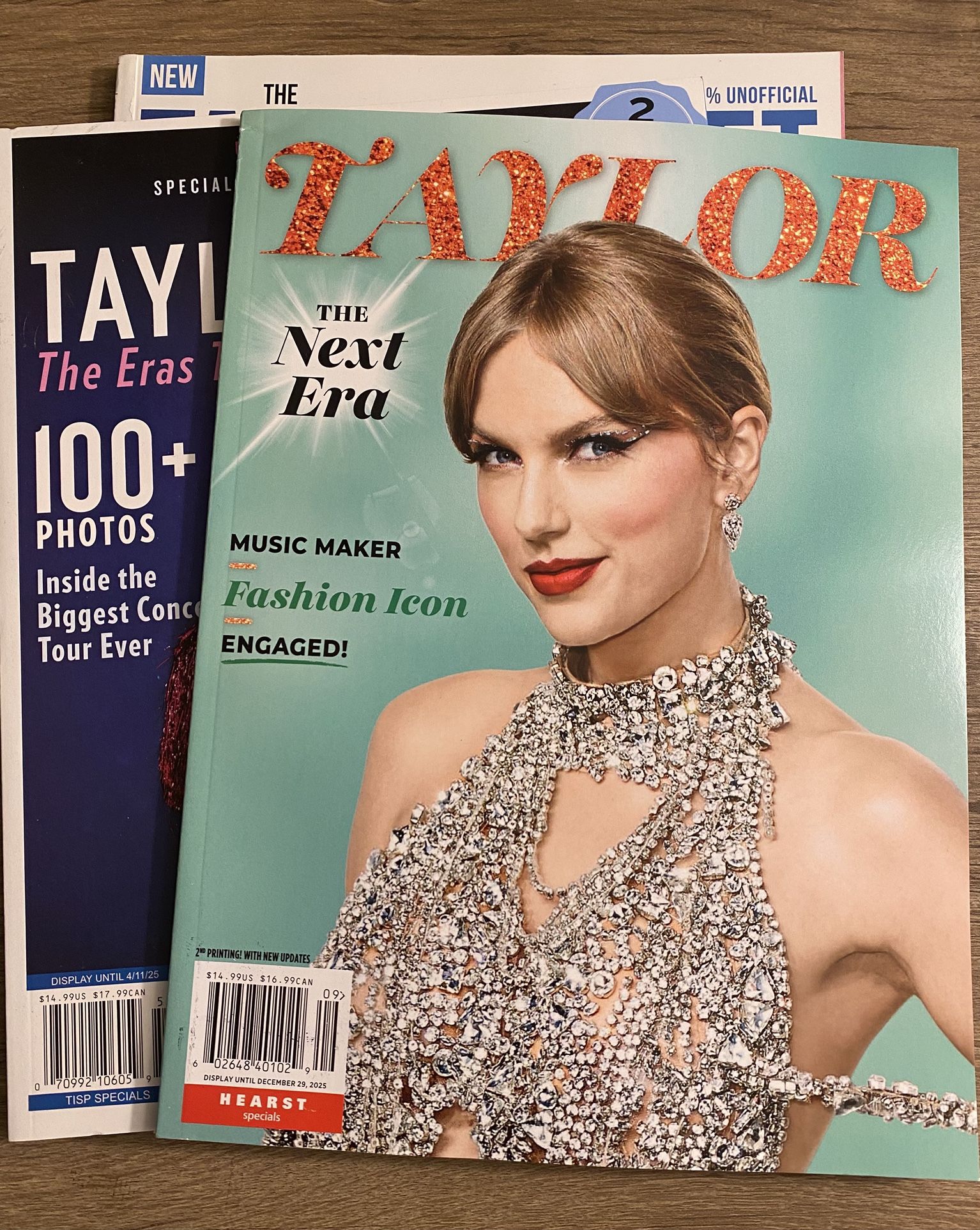 TAYLOR SWIFT MAGAZINES /SET OF 3