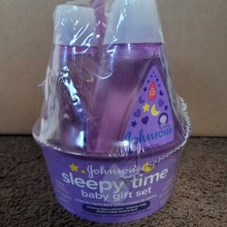 Johnson's  Bathing Set & Mustela Shampoo