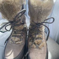 Women’s Snow Boots Size 9 
