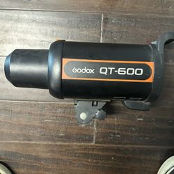 Godox Qt 600 strobe flash photography 