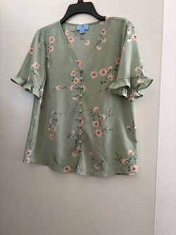 CeCe XS Sage Green Floral Button-Down Blouse