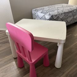 Kids table and chair