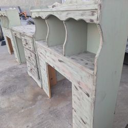AWESOME DEAL 2 TWIN BED HEADBOARDS AND DESK