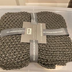 BRAND NEW - Grey Throw Blanket