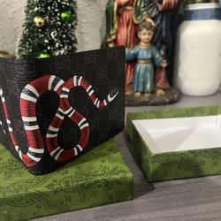 Gucci Kingsnake Bifold Wallet GG Supreme