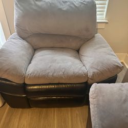 FREE 3-Piece Sofa Set (Couch, Loveseat, Recliner) - Friday Pickup Only