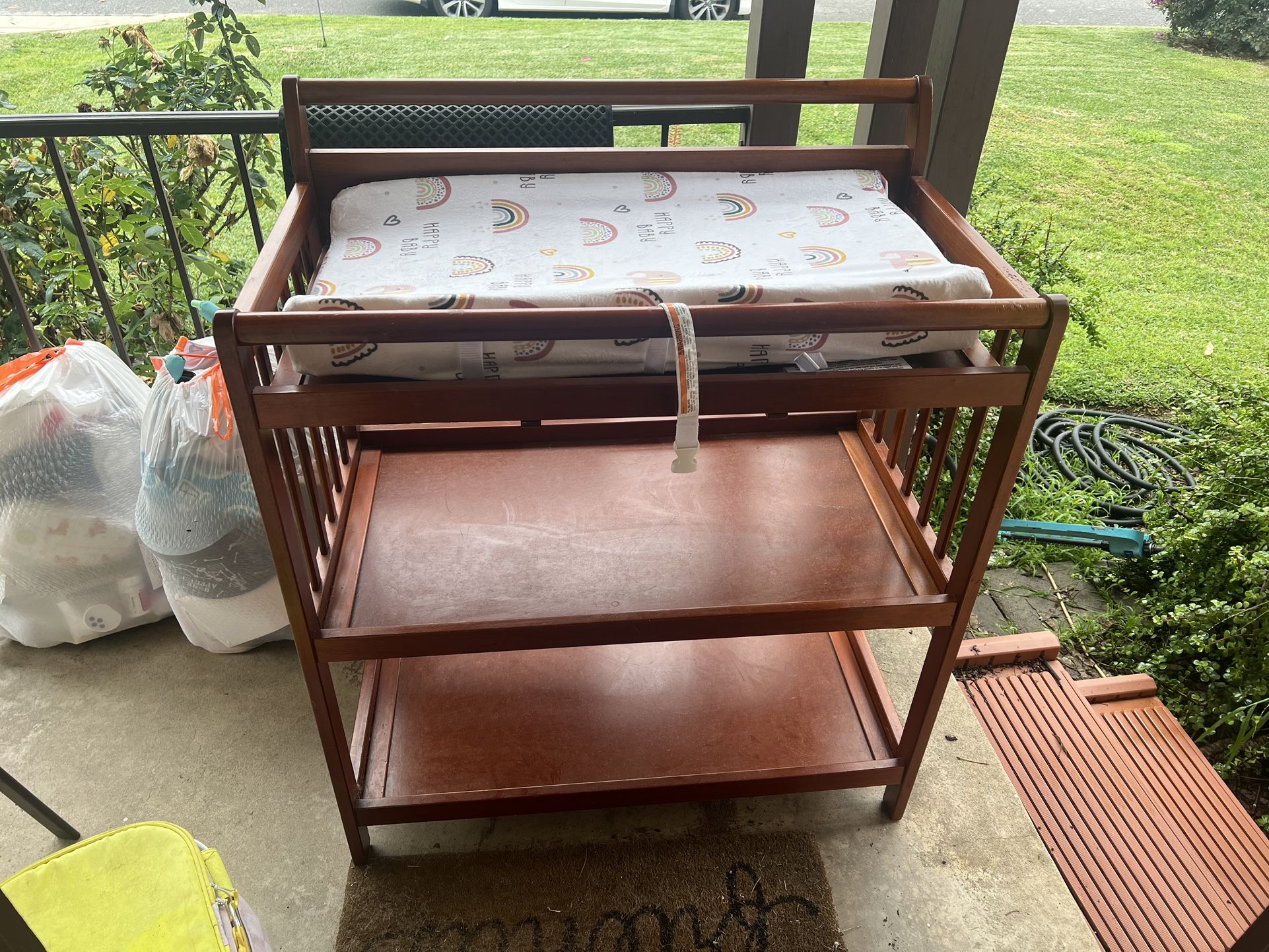Free Diaper Charging Table With Cusion