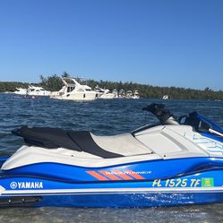 2023 Yamaha VX Jet ski only 80 hours. Title. New waterproof JBL sound system. New battery, fresh oil. Ready to have fun on the water.