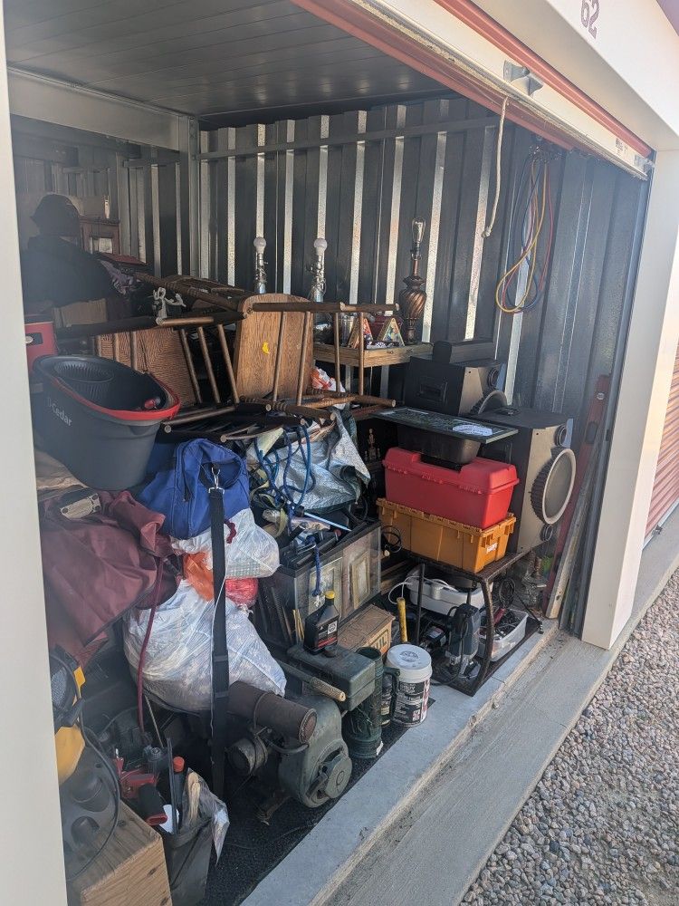 Storage Unit Sale This Morning!! 10am 