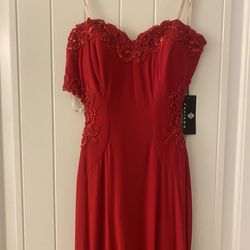 Stunning strapless Red prom or sweet 16 gown