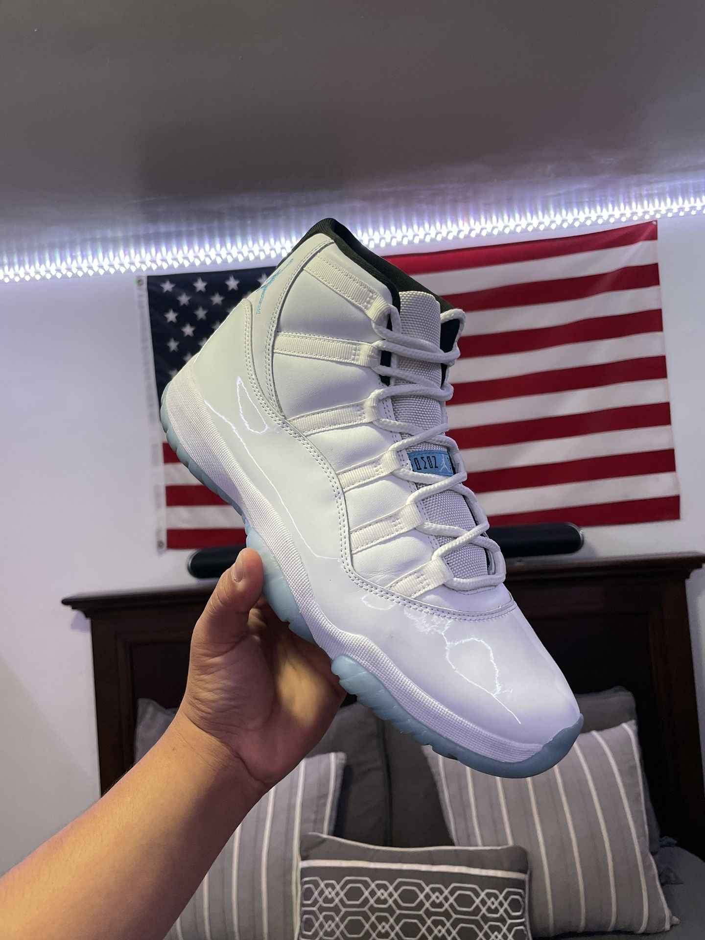 Jordan 11 Retro Legend Blue Size 11 Asking 100 Obo No Box Used