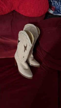 Cowgirl boots 8.5
