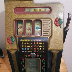 Vintage 25 Cents Mechanical Slot Machine