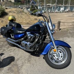 Suzuki Intruder 