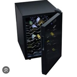 Koolatron 20 Bottle Wine Cooler, Black Dual-Unit Thermoelectric Wine Fridge, 1.7 cu. ft. (48L)