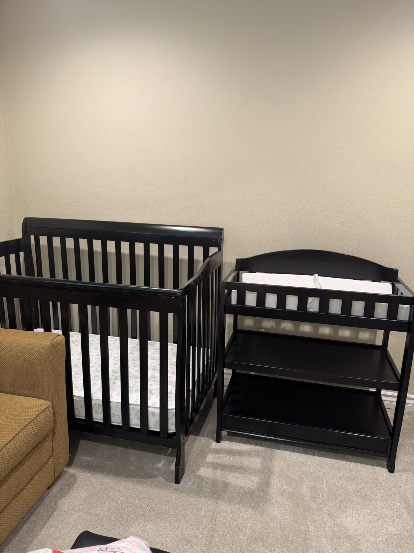 Baby Crib & Changing Table (Like New)