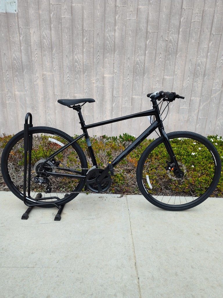NEW 2025 MEDIUM MARIN FAIRFAX BLACK FITNESS HYBRID BIKE